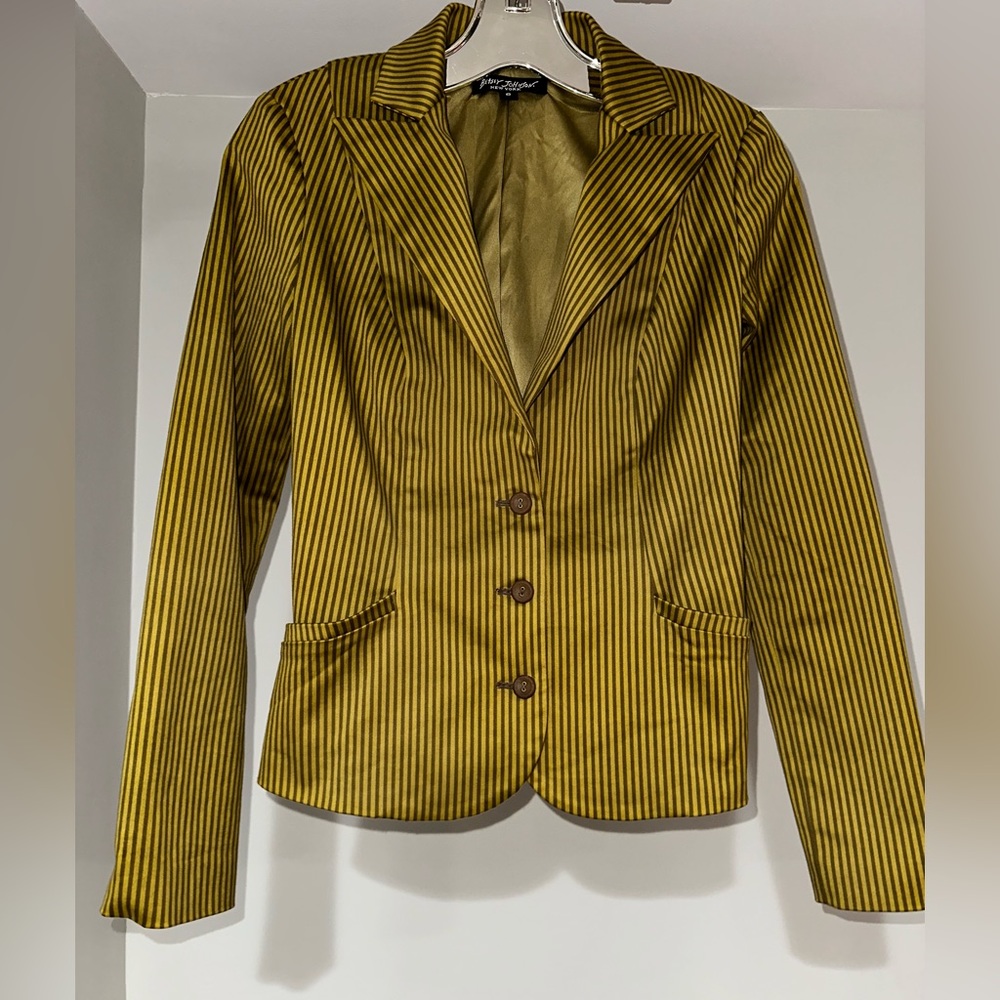Betsey Johnson VINTAGE green striped blazer. Women’s size 6 💐💕💐